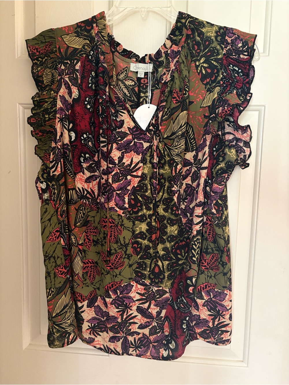 Chenault Size 1x Floral Ruffle Sleeve V-Neck Blouse NWT